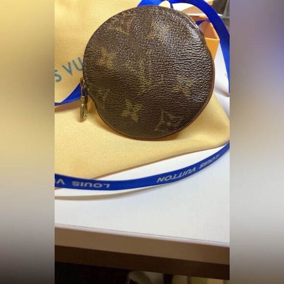 AUTHENTIC Louis Vuitton Coin Pouch - Picture 2 of 6
